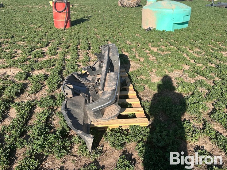 2015-chevrolet-2500-image-2