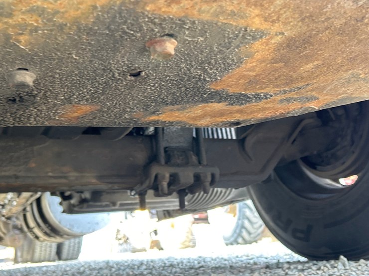 2009-volvo-10-image-35