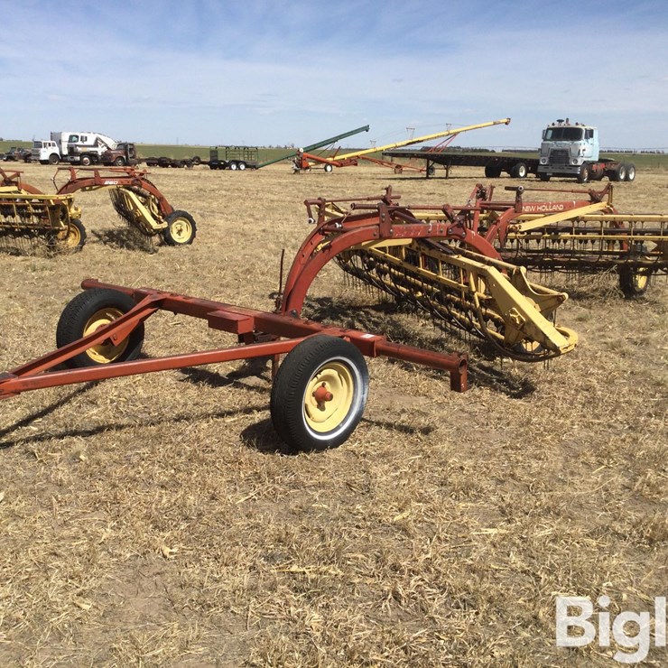 NEW HOLLAND 260