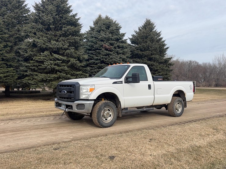 2014-ford-f250-xl-image-1