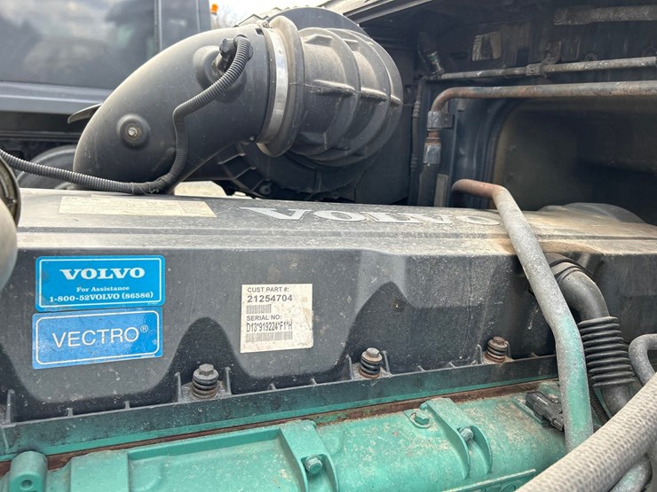 2009-volvo-10-image-47