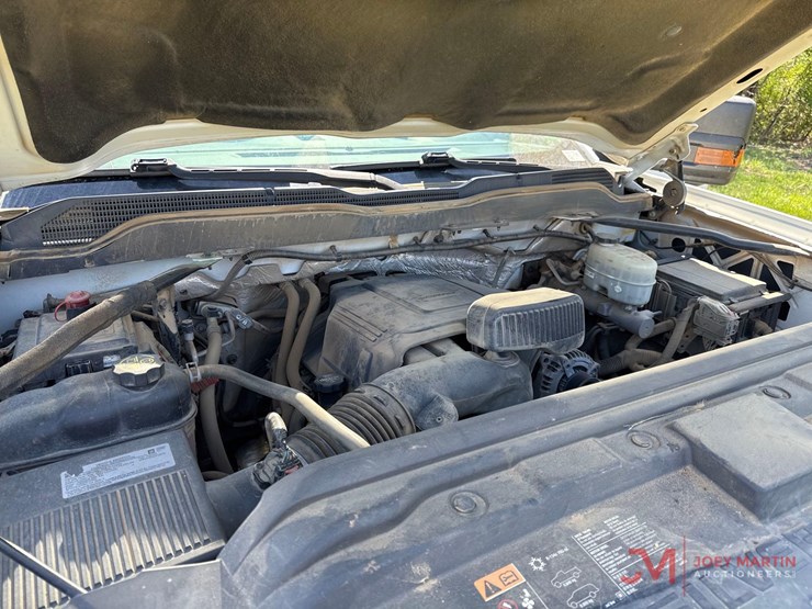 2018-chevrolet-2500-image-16