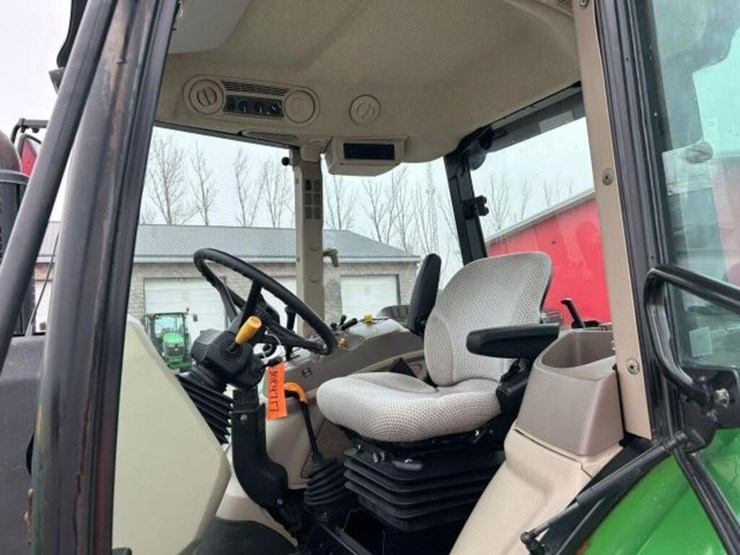 2016-john-deere-5085e-image-9