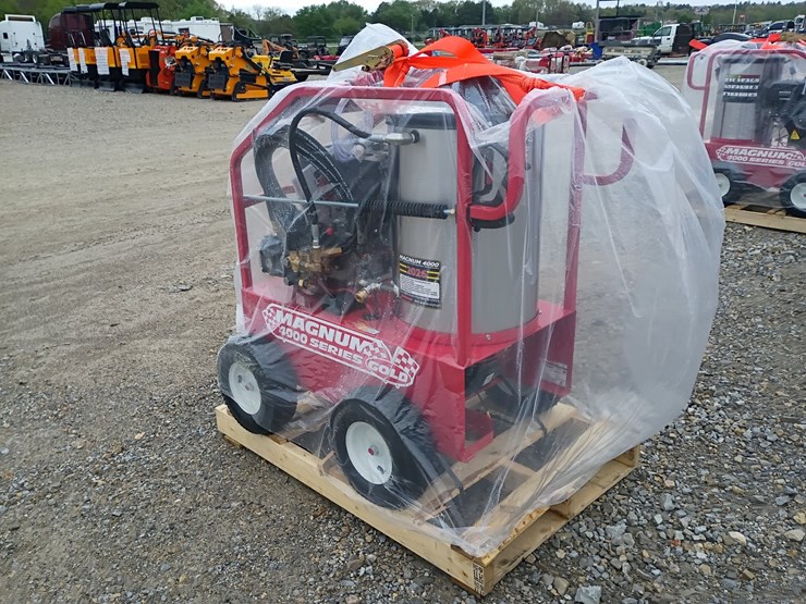 #24437-•-2026-magnum-4000-series-gold-hot-pressure-washer-image-6