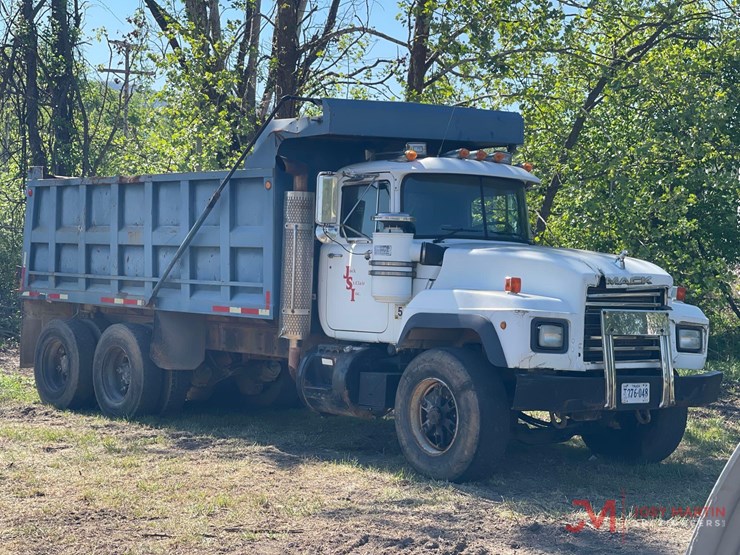 1996-mack-rd688s-image-1