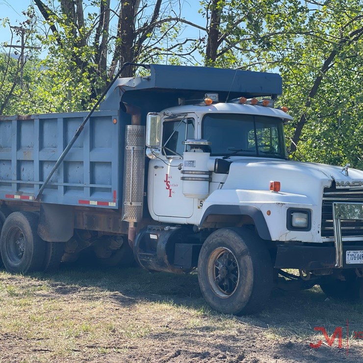 1996 MACK RD688S