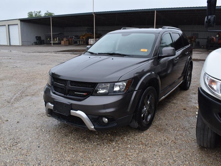 2017-dodge-journey-image-1