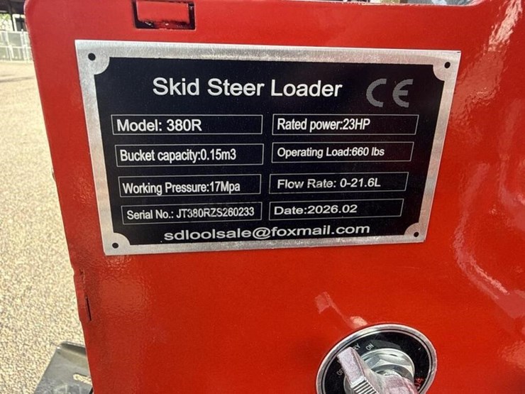 2026-sdl-380r-stand-up-skid-steer-image-12