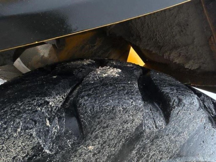 2012-volvo-l220g-image-22