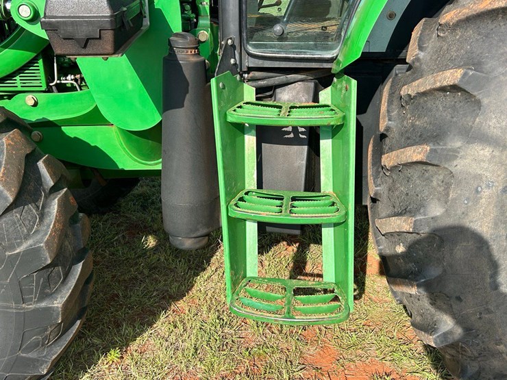 2010-john-deere-6115d-image-12