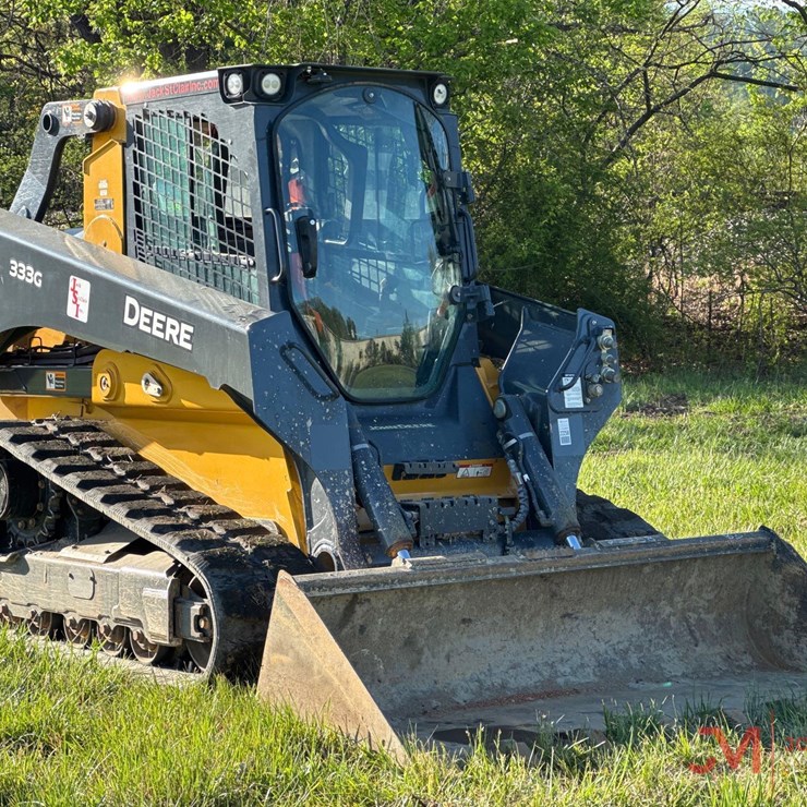 2023 DEERE 333G