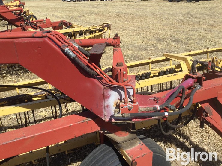 new-holland-216-image-19