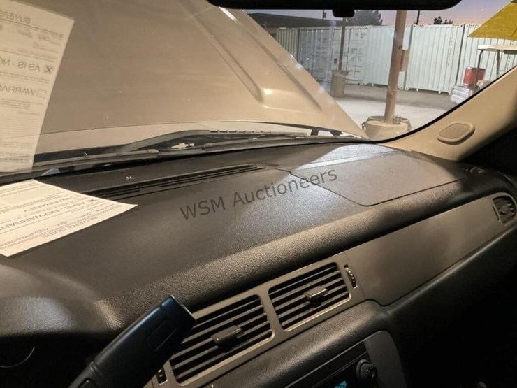 2012-chevrolet-tahoe-image-18