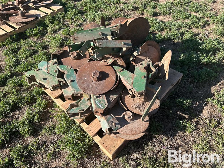 john-deere-12-image-5