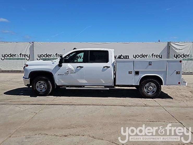 2022-chevrolet-2500hd-image-3