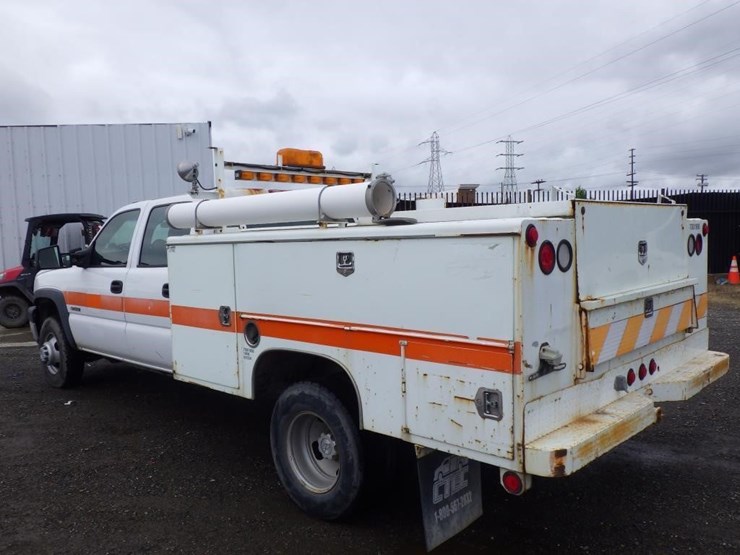 2005-chevrolet-3500-image-4