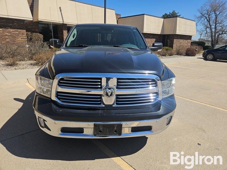 2017-ram-1500-big-horn-image-2