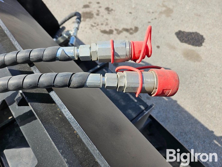 2025-massey-ferguson-730-image-13