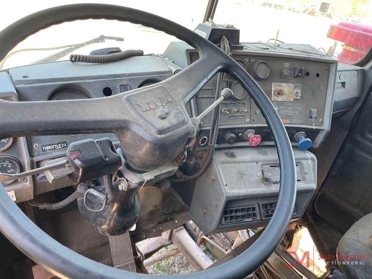 1992-mack-rb690s-image-18