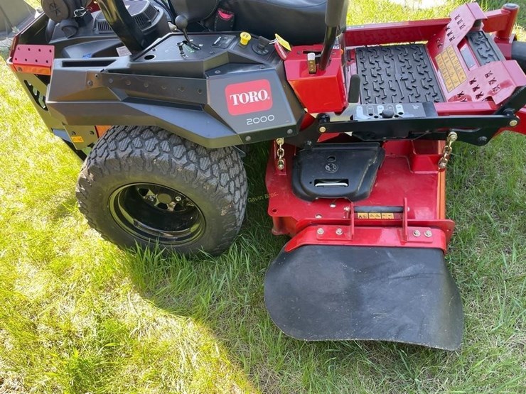 toro-z-master-2000-zero-turn-mower-image-7