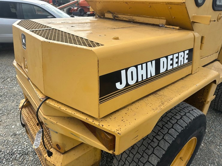 deere-244e-image-19
