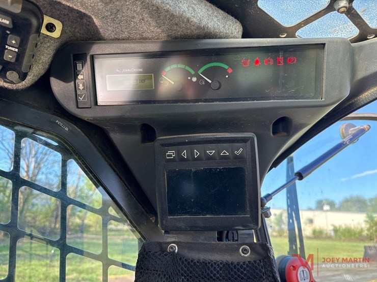 2023-deere-333g-image-22