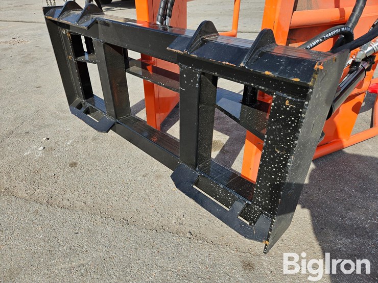 2025-massey-ferguson-730-image-11