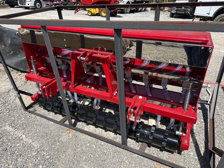 #1405-•-skid-steer-seeder-image-3