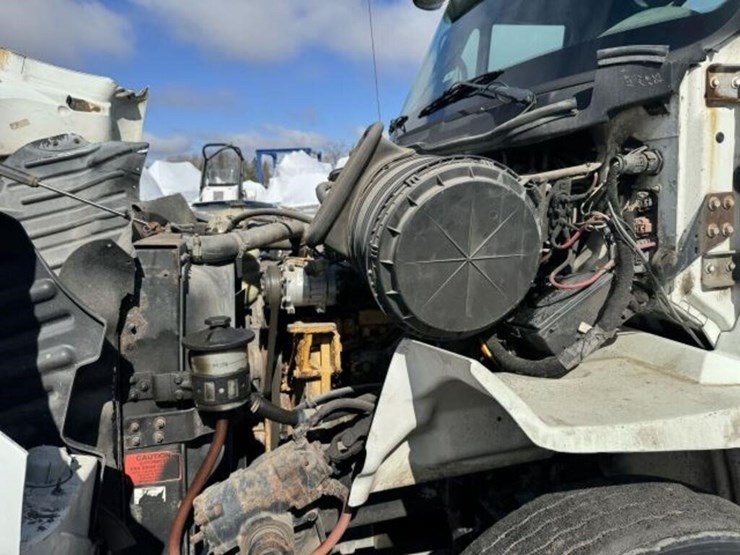 2004-international-8600-image-12