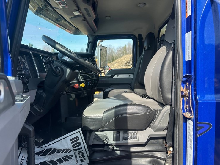 2019-massey-ferguson-8-image-23