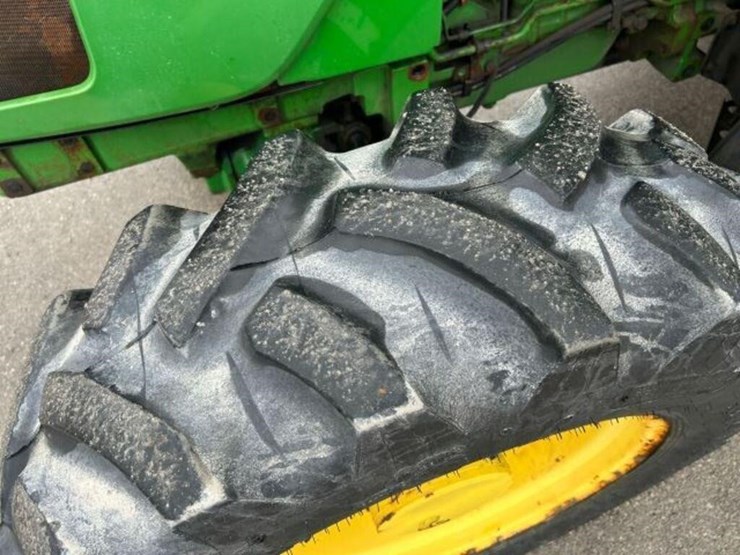 2016-john-deere-5085e-image-56