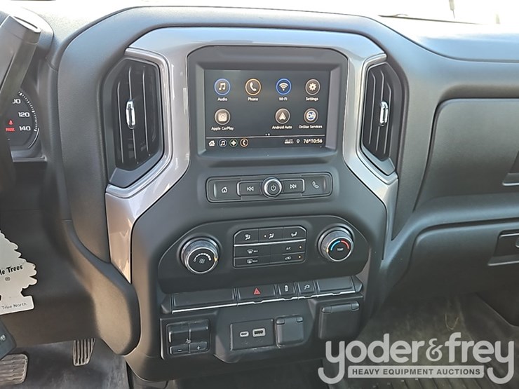 2022-chevrolet-2500hd-image-25