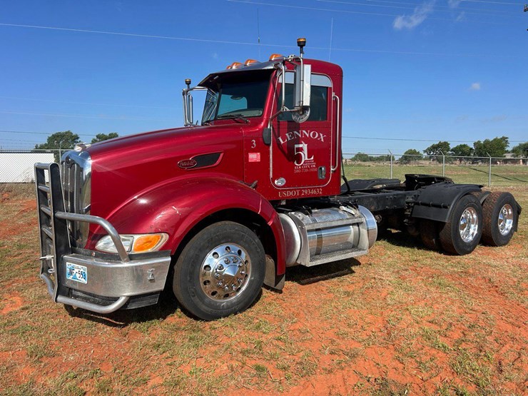 2012-peterbilt-386-image-1