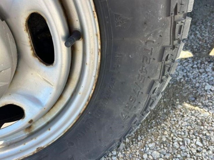 2010-ford-f250-xl-image-58