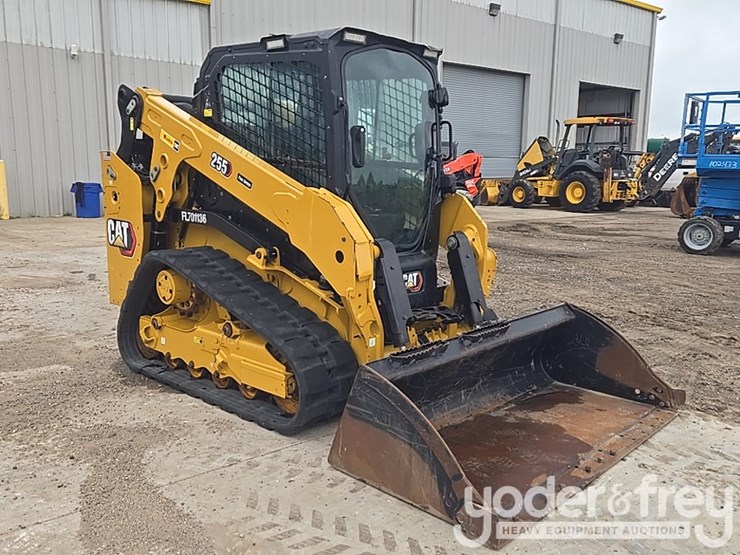 2024-caterpillar-255-image-7