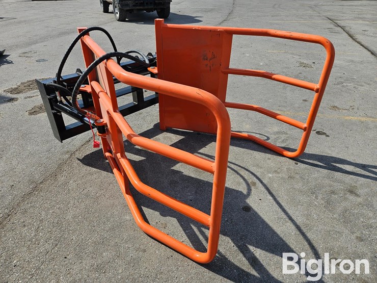 2025-massey-ferguson-730-image-3