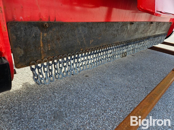 2025-massey-ferguson-730-image-15