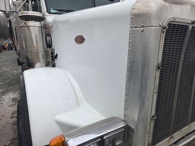 1995-peterbilt-357-image-11