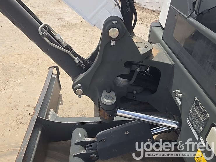 2021-bobcat-e35-image-32