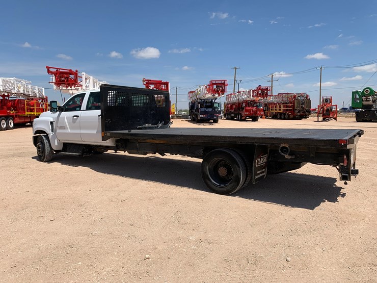 2022-chevrolet-silverado-6500hd-image-3