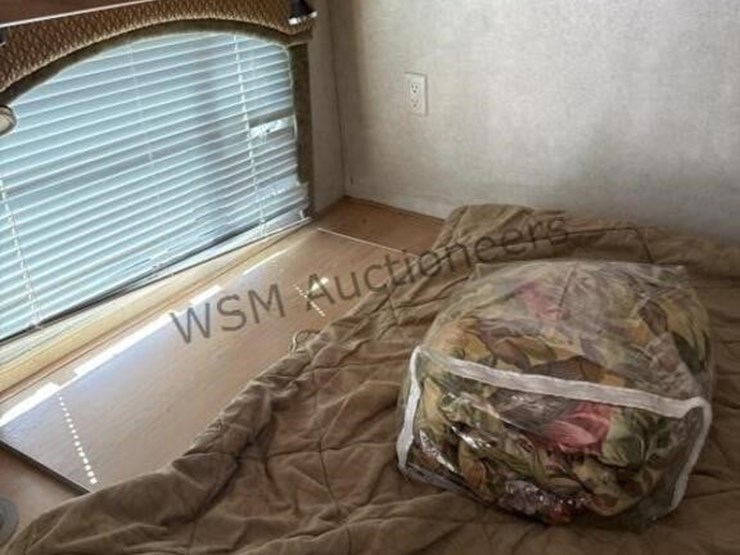 2005-thor-fury-toy-hauler-image-43