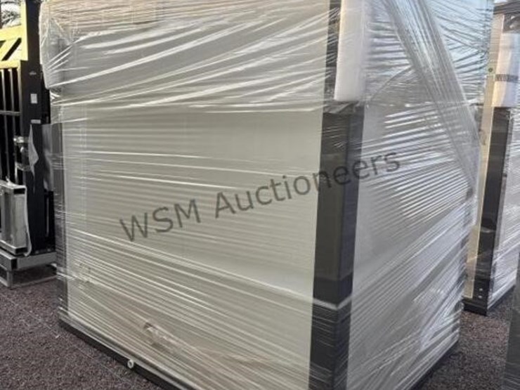 mobile-toilet-unit-image-2