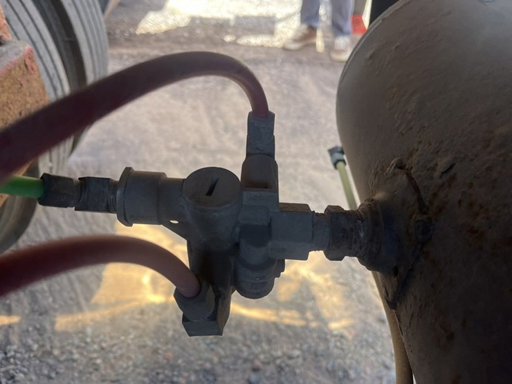 #1704-•-2006-abs-rc5-live-bottom-trailer-image-49