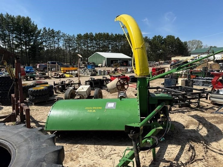 john-deere-16a-image-1
