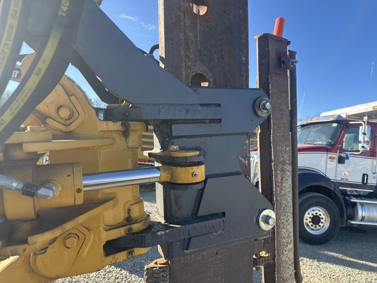 2014-deere-450j-image-34