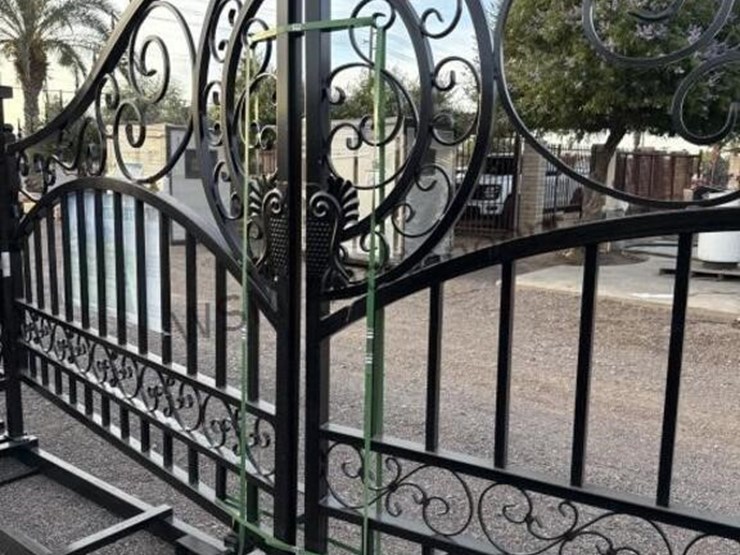 20ft-bi-parting-driveway-gate-image-3