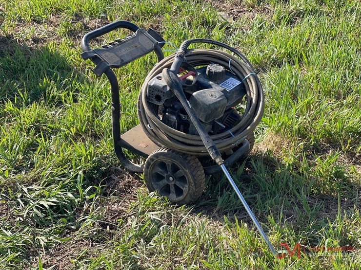 northstar-gas-powered-pressure-washer-with-hose-image-1