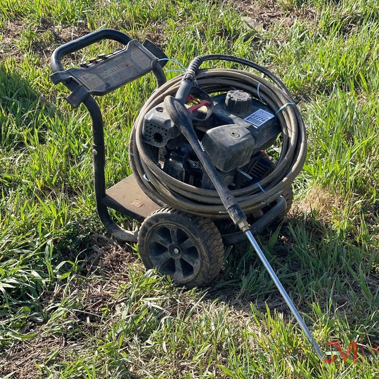 NORTHSTAR GAS POWERED PRESSURE WASHER WITH HOSE