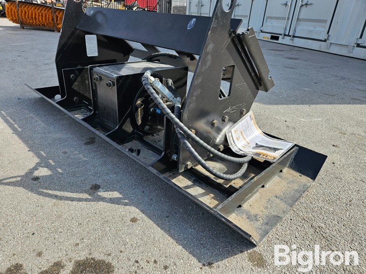 2025-massey-ferguson-730-image-15