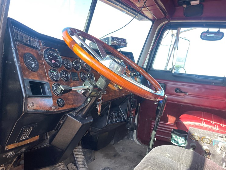 1998-peterbilt-378-image-40